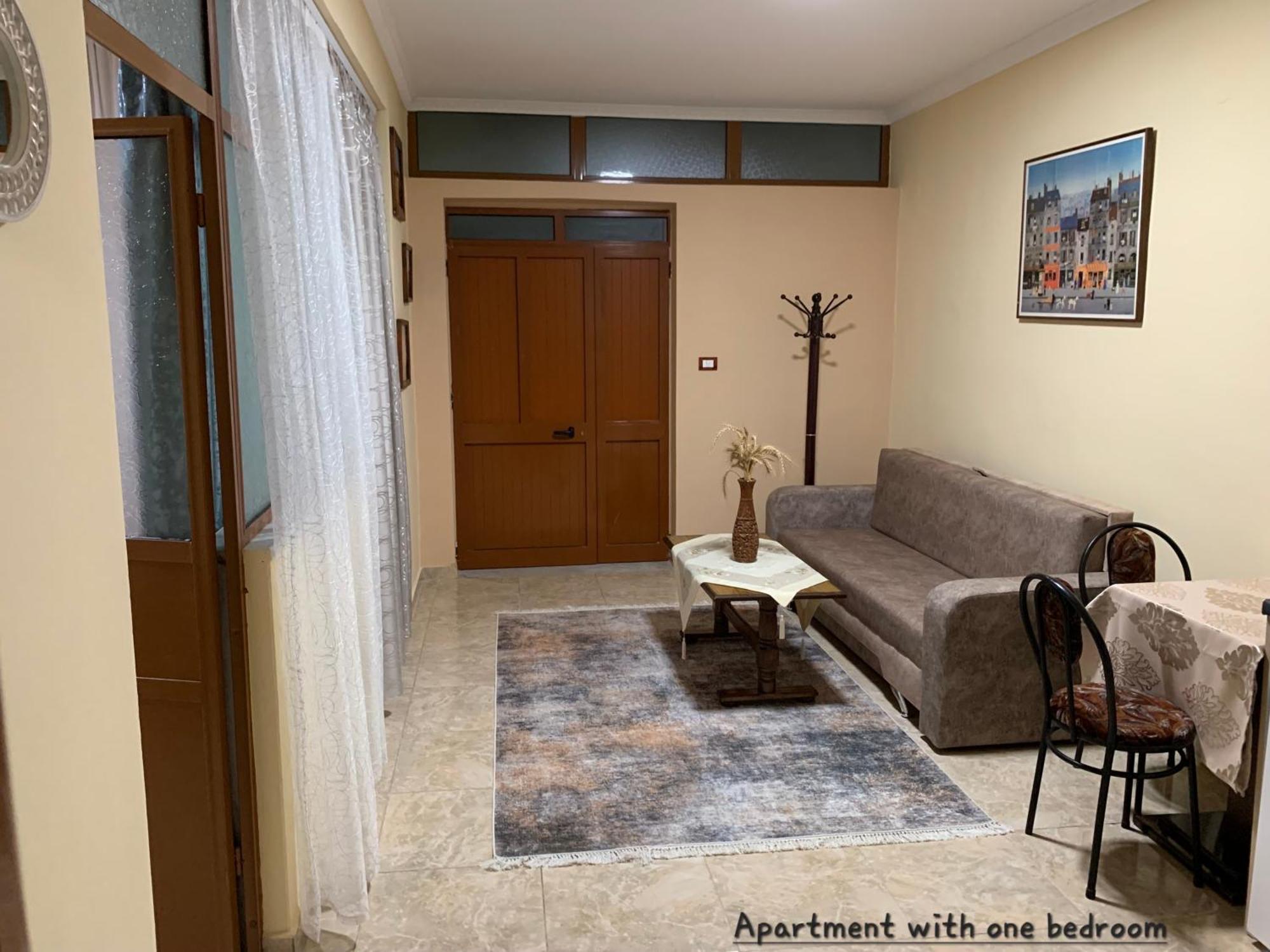 Vila Spaho Korce Luaran gambar